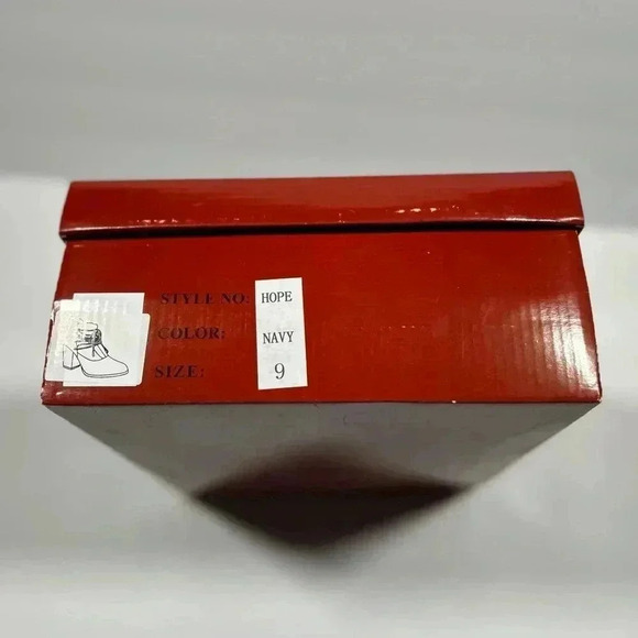 NIB!Love Athena-Navy Faux Suede Relaxed  Lace Up Detail Chunky Heel Size 9 - Picture 9 of 10